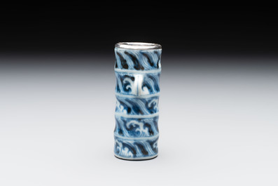 A Chinese blue and white silver-mounted 'sea waves' bird feeder and a wooden box, Xuande mark, 19/20th C.