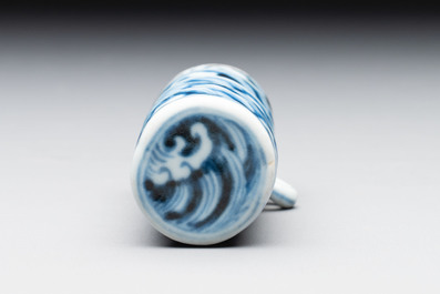 A Chinese blue and white silver-mounted 'sea waves' bird feeder and a wooden box, Xuande mark, 19/20th C.