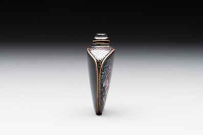 A Chinese lacquered and mother-of-pearl-inlaid 'Chang'e 嫦娥' snuff bottle, Qianlong mark and of the period