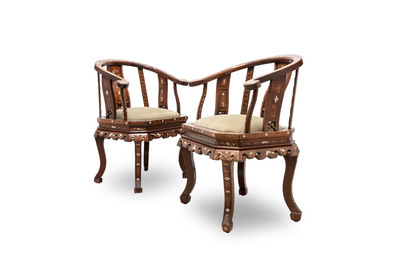 A pair of Chinese bone-inlaid hongmu chairs with dragons and phoenixes design, 20th C.