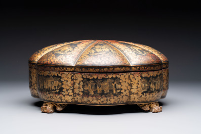 A Chinese Canton gilt-lacquered box and cover, incl. mother-of-pearl accessories, 19th C.