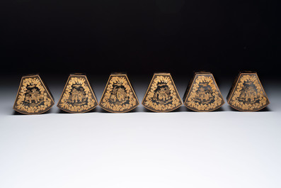 A Chinese Canton gilt-lacquered box and cover, incl. mother-of-pearl accessories, 19th C.