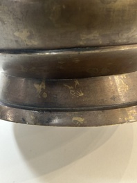 A pair of Chinese or Vietnamese gold-splashed bronze garlic-mouth 'dragon' vases, with seal mark, 17/18th C.