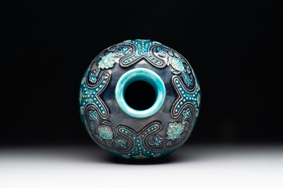 A fine Chinese Fahua 'meiping' vase with figural design, Ming