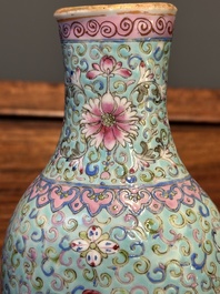 A Chinese famille rose conjoined vase with lotus scrolls, Qianlong mark, 19th C.