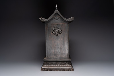 A Chinese hongmu house-form cabinet with antiquities design, 18/19th C.