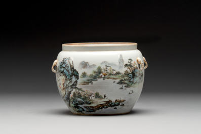 Five Chinese qianjiang cai wares, signed Wang Shaowei 王少維, Cheng Xingsheng 程興盛, Wang Xiaoting 汪小亭, 19/20th C.
