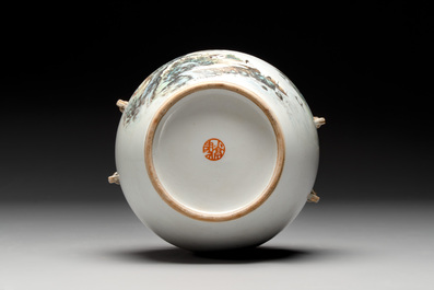 Five Chinese qianjiang cai wares, signed Wang Shaowei 王少維, Cheng Xingsheng 程興盛, Wang Xiaoting 汪小亭, 19/20th C.
