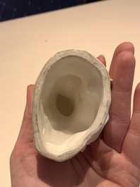 Two Chinese Dehua blanc de Chine figures of Guanyin, Xuande mark, 19/20th C.