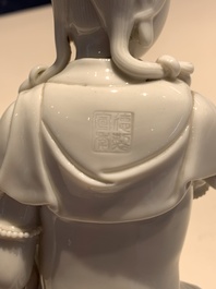 Two Chinese Dehua blanc de Chine figures of Guanyin, Xuande mark, 19/20th C.