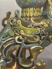 A pair of Chinese cloisonn&eacute; duck-form vases, 19/20th C.