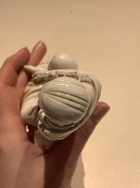 Two Chinese Dehua blanc de Chine figures of Guanyin, Xuande mark, 19/20th C.