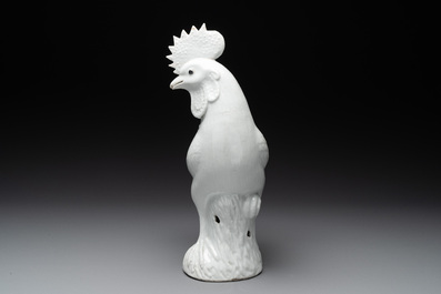 A Chinese white-glazed model of a rooster, 18/19th C.