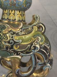 A pair of Chinese cloisonn&eacute; duck-form vases, 19/20th C.