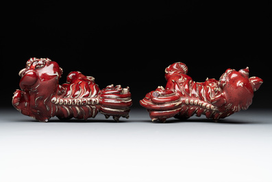 A pair of Chinese lime-green-glazed Buddhist lions and a pair of flamb&eacute;-glazed Shiwan Buddhist lions, 19/20th C.