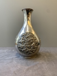 A Chinese silver 'battle scenes' 'yuhuchunping' vase, 19/20th C.