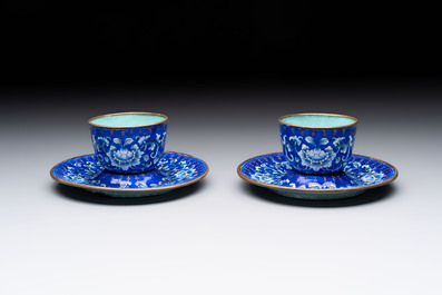 A pair of Chinese Canton enamel 'double happiness 囍' trembleuse cups and saucers, Qianlong/Jiaqing