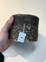 An imperial Vietnamese gold and silver-inlaid cylindrical tea box and cover, Hợp kim gồm ba lượng ch&iacute;n ph&acirc;n v&agrave;ng bảy ph&acirc;n đồng  mark, 18/19th C.