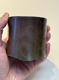 A Chinese bronze cylindric tripod censer, Guiyou 癸酉 mark, 17/18th C.