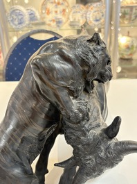 A Japanese bronze okimono of a tiger and a bull, signed Sano Takachika 佐野隆親, Meiji, 19th C.