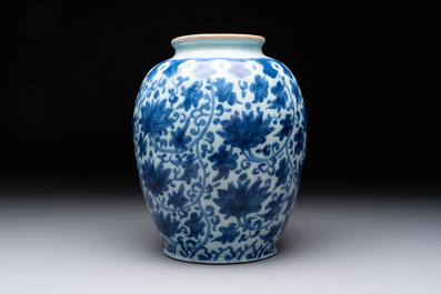 A rare blue and white Dutch Delft Ming-style chinoiserie 'lotus scroll' jar, late 17th C.
