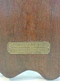 A Chinese carved wooden triptych panel with figural design, Wong Chan Kee mark, Shanghai, 20th C.