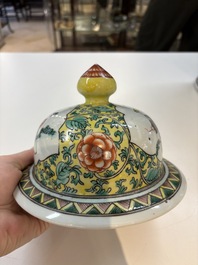 A pair of Chinese famille verte yellow-ground 'Xi Xiang Ji' vases and covers, 19th C.