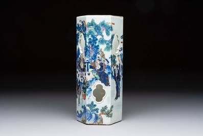 A Chinese doucai gilt-decorated 'Eight Immortals' openworked hexagonal hat stand, Yongzheng mark, 19th C.