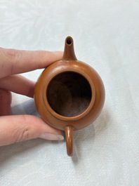 A small Chinese Yixing stoneware covered teapot and two Swatow Yixing-style covered teapots, Yixing Hui Mengchen 宜興惠孟臣製 and Shunji 順記 marks, 19/20th C.