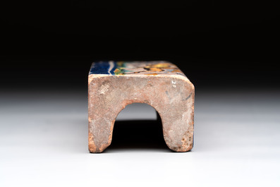 Six polychrome Spanish pottery wares, Talavera, 18th C.