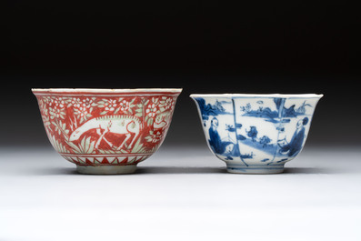A Chinese blue and white octagonal bowl and a green and red-enamelled blue and white bowl, Jiajing/Chongzhen