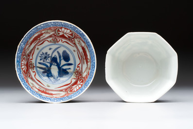 A Chinese blue and white octagonal bowl and a green and red-enamelled blue and white bowl, Jiajing/Chongzhen