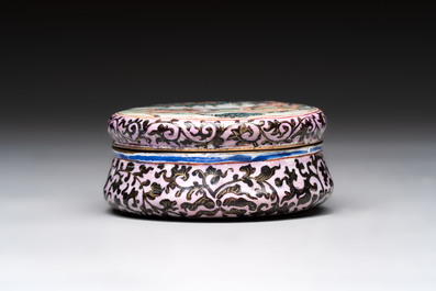 A Chinese Canton saucer, a cup and a covered box, 18th C.