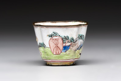 A Chinese Canton saucer, a cup and a covered box, 18th C.