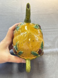 A Chinese sancai-glazed peach-shaped cadogan teapot, 19th C.