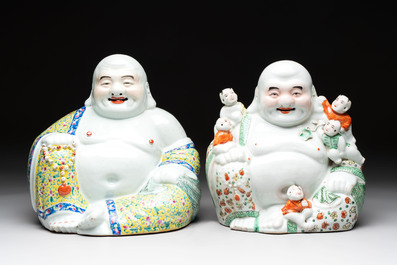 Three Chinese famille rose Milefo Buddhas, Zhu Mao Ji 朱茂記造 marks, 20th C.