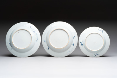 15 Chinese blue and white plates with floral and 'shou 壽' design, Yongzheng mark, 18th C.