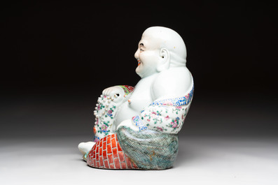 Three Chinese famille rose Milefo Buddhas, Zhu Mao Ji 朱茂記造 marks, 20th C.