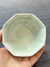 A Chinese blue and white octagonal bowl and a green and red-enamelled blue and white bowl, Jiajing/Chongzhen