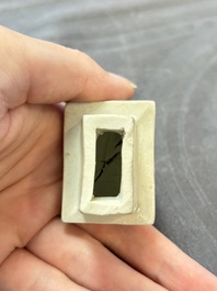 A Chinese sancai-glazed parrot, a pair of Buddhist lions and a 'Shou 壽' ewer, 19/20th C.