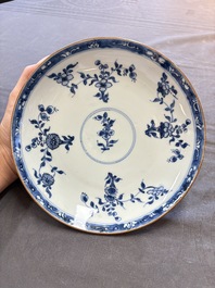 15 Chinese blue and white plates with floral and 'shou 壽' design, Yongzheng mark, 18th C.