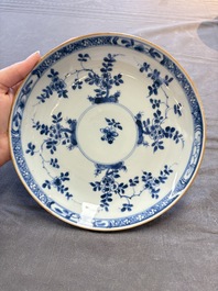 15 Chinese blue and white plates with floral and 'shou 壽' design, Yongzheng mark, 18th C.