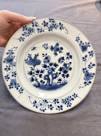 15 Chinese blue and white plates with floral and 'shou 壽' design, Yongzheng mark, 18th C.