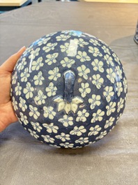 A Chinese Dehua blue and white vase, two containers and a 'prunus on cracked ice' vase, Kangxi mark, 18/19th C.