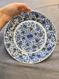 15 Chinese blue and white plates with floral and 'shou 壽' design, Yongzheng mark, 18th C.