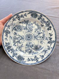 15 Chinese blue and white plates with floral and 'shou 壽' design, Yongzheng mark, 18th C.