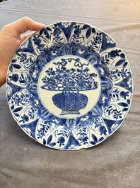 15 Chinese blue and white plates with floral and 'shou 壽' design, Yongzheng mark, 18th C.