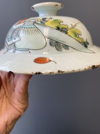 A Chinese qianjiang cai 'antiquities' covered vase and a basin with figural design, signed Yu Yicheng 俞意誠 and Xu Shanqin 徐善琴, 19th C., one dated 1893