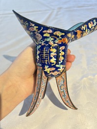 A Chinese Canton enamel tripod ritual wine vessel with bats and 'Shou' design, 'Jue 爵', 19th C.
