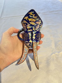 A Chinese Canton enamel tripod ritual wine vessel with bats and 'Shou' design, 'Jue 爵', 19th C.